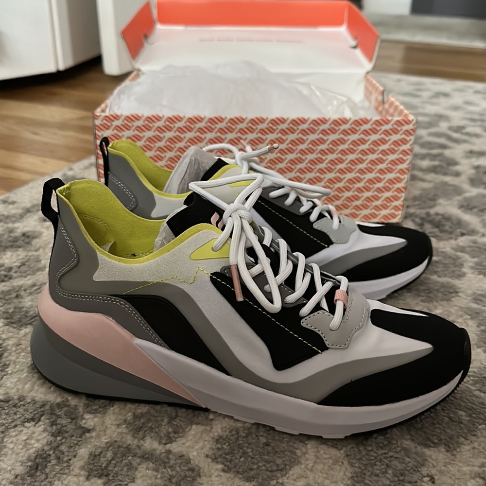 Fabletics Echo Performance Sneaker